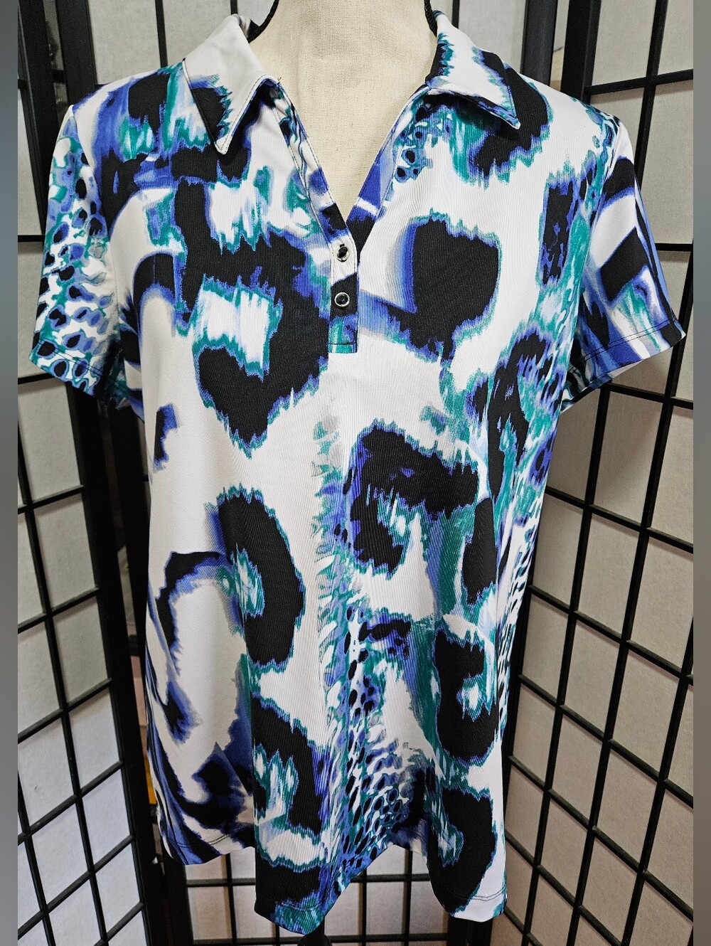 Chico's Zenergy Golf 2/ Large Blue,Black,White Short Sleeved Polo Top